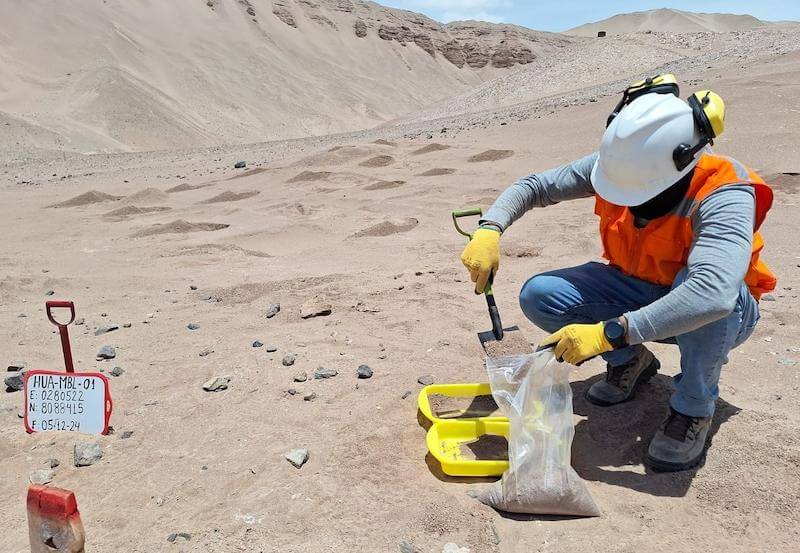 Monitoreo ambiental de suelos observado durante monitoreo de fauna en ecosistema rocoso